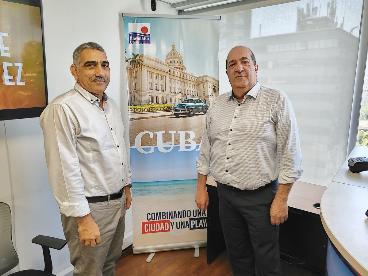 Lázaro Torres junto a Andrés Azuaga, de Ladevi. 