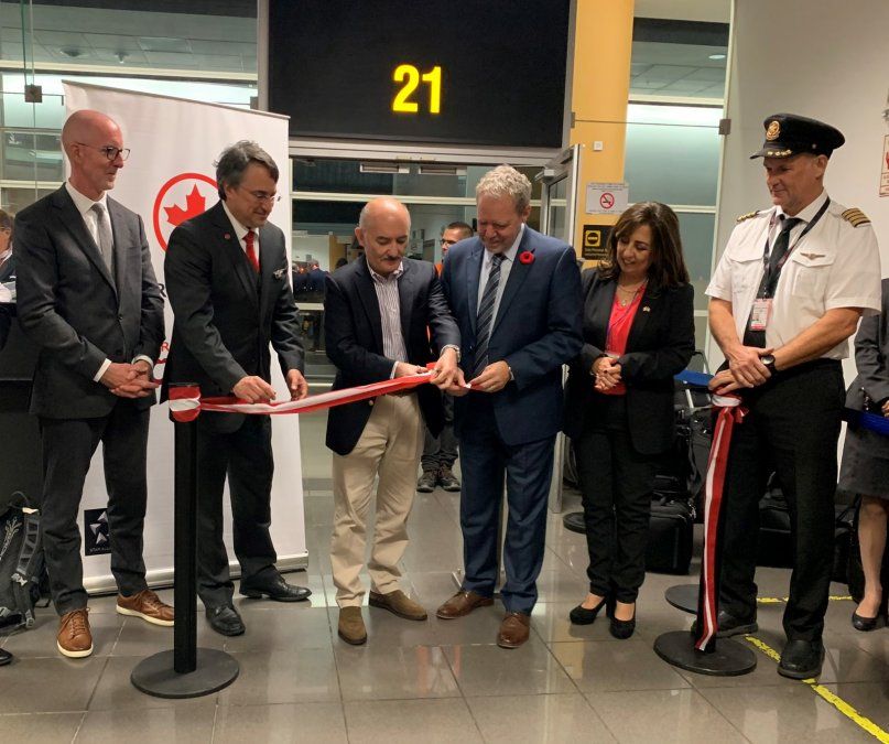 Después de más de dos años de suspensión obligada por el Covid-19, Air Canada reinició operación operaciones con vuelos directos a Montreal y Toronto. - Ladevi Medios y Soluciones Después de más de dos años de suspensión obligada por el Covid-19, Air Canada reinició operación operaciones con vuelos directos a Montreal y Toronto.