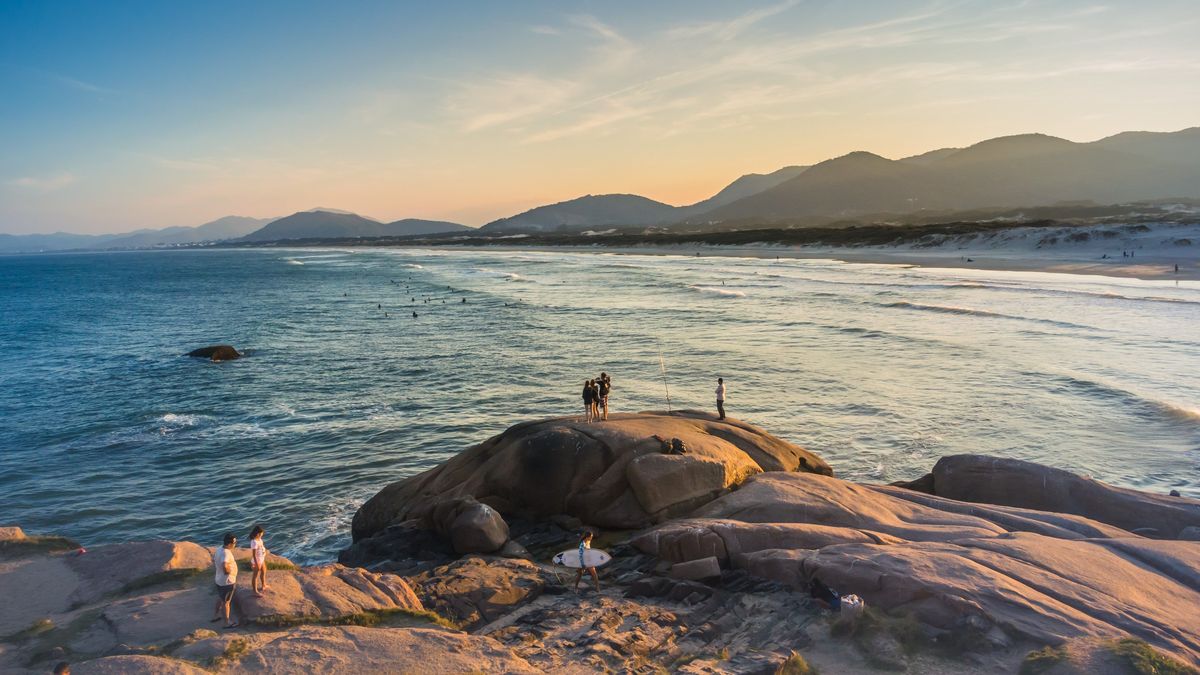 Volumen de pasajeros desde Chile a Florianopolis creció un 80% en el verano 2024/2025. - Ladevi Medios y Soluciones Volumen de pasajeros desde Chile a Florianopolis creció un 80% en el verano 2024/2025.