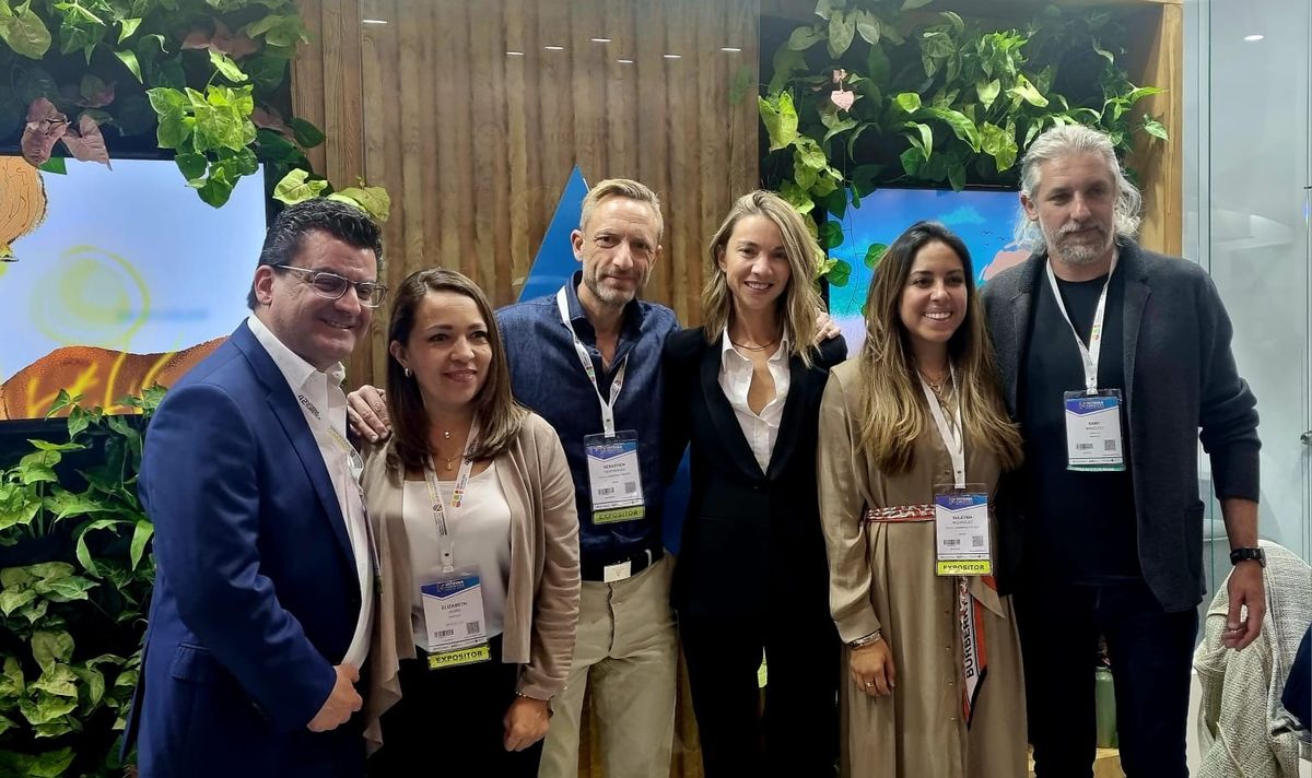 Ejecutivos de Royal Caribbean y Aviatur en la Vitrina Turística Anato 2023.