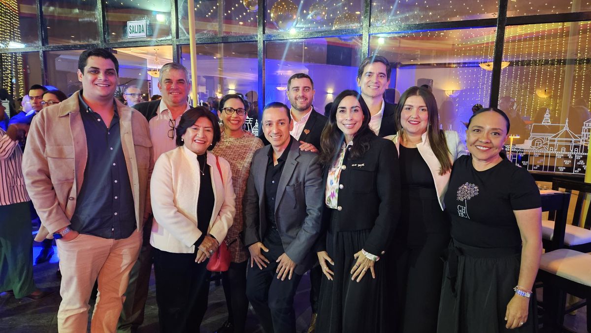Profesionales del turismo estuvieron acompañando al equipo de Meliá en esta noche especial.
