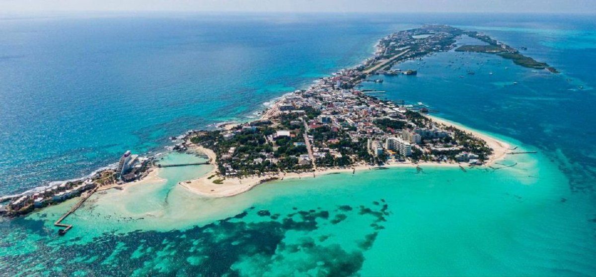 Quintana Roo regresa a semáforo naranja.