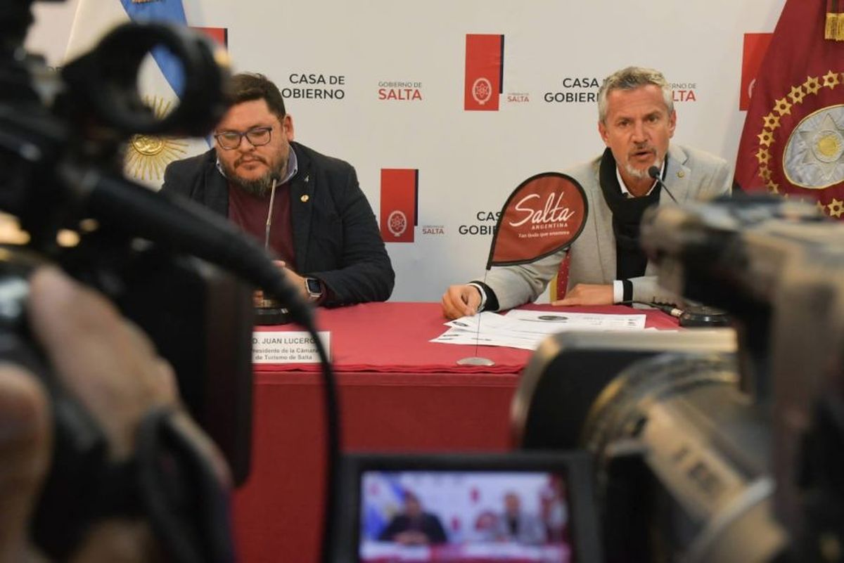 El ministro de Turismo y Deportes Mario Peña mencionó junto a al presidente de la Cámara de Turismo el crecimiento turístico que obtuvo la provincia de Salta.