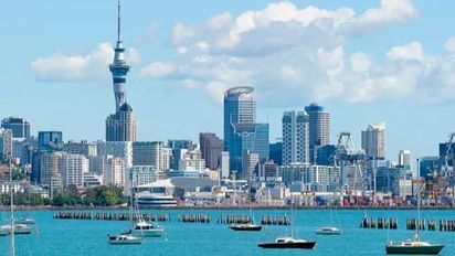 Auckland, Rotorua, Sídney, Uluru y Cairns articulan una ruta por Oceanía entre cultura maorí, desierto rojo y arrecifes tropicales.