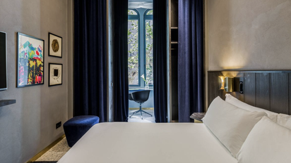 Habitación del hotel Room Mate Collection Gerard, ubicado en Barcelona.
