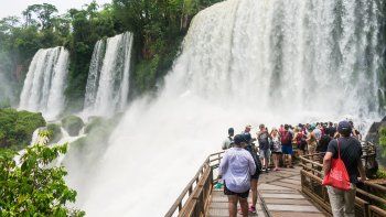 Te contamos cuánto tiempo lleva recorrer las Cataratas del Iguazú en Misiones.