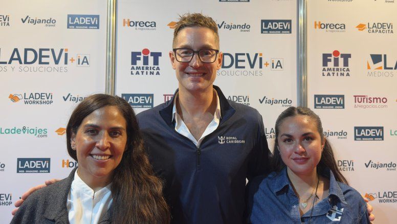 Itzel Valdes, vicepresidenta asociada de Royal Caribbean Latam; Lucas Bueno, senior sale manager para Latinoamérica de Royal Caribbean; y Lara Córdoba, brand manager de Royal Caribbean en Organfur.&nbsp; &nbsp;