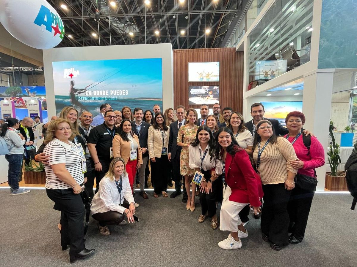 Delegación de Aruba en la Vitrina Turística Anato 2025.
