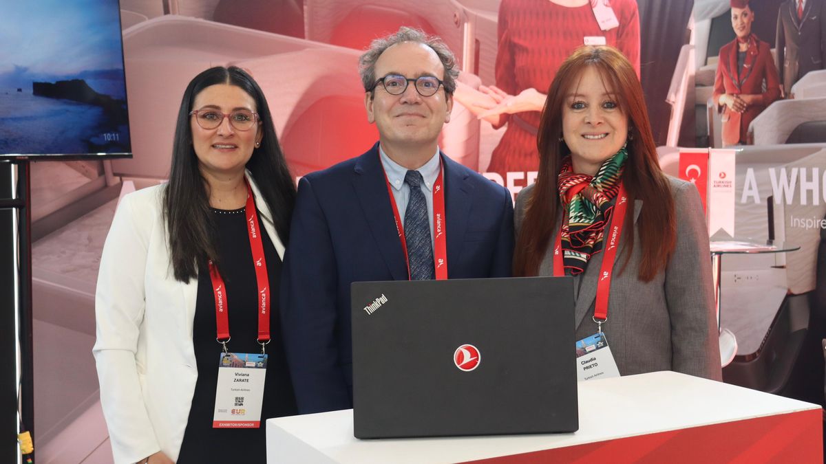 Viviana Zárate, representante de Ventas y Marketing para Turkish Airlines; Selim Ecirli, director general para Colombia, Panamá, Venezuela y Ecuador y Claudia Prieto, gerente de Ventas para Colombia de Turkish Airlines.
