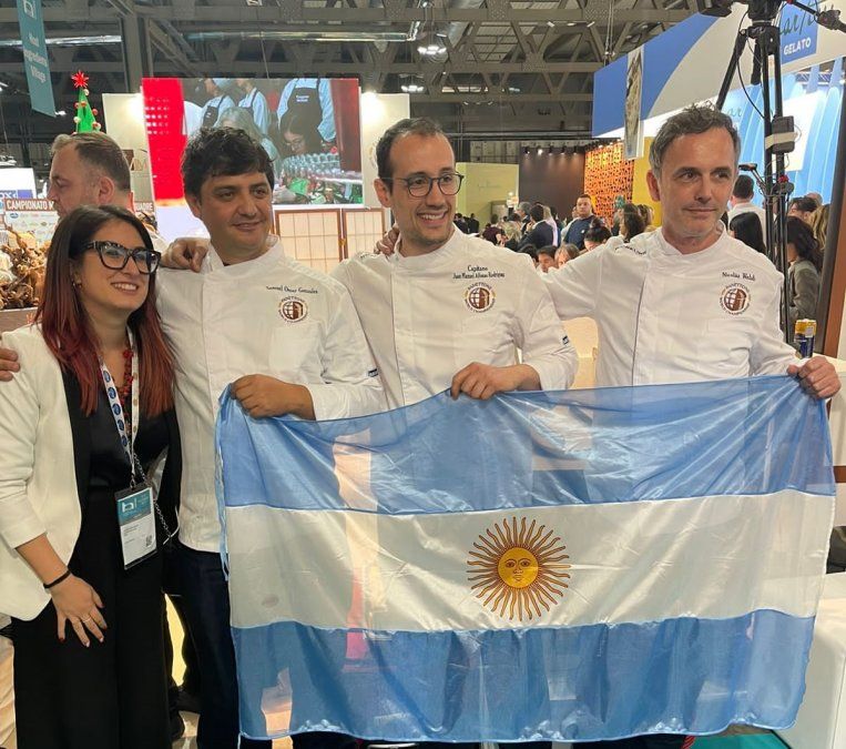 Juan Manuel Alfonso Rodríguez, capitán del equipoargentino, integra con su Panadería Artiagala Cámara de Confiterías de Ahrcc.&nbsp;