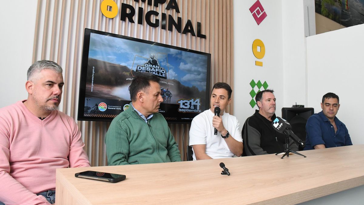 Junto a intendentes, Saúl Echeveste, secretario de Turismo de La Pampa, presentó el Gran Desafío del Valle.&nbsp;