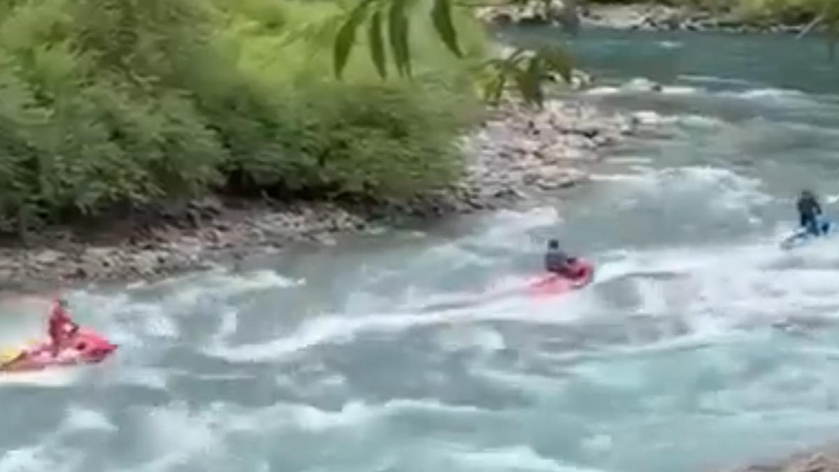 Gremios del turismo valoraron expulsión de turistas rusos que ingresaron al río Futaleufú.