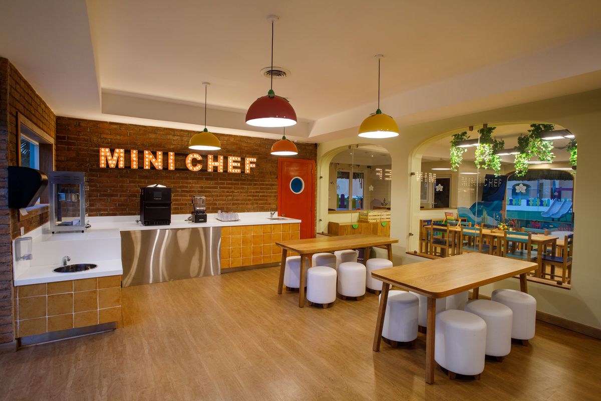 Otro importante espacio totalmente remodelado del Iberostar Hacienda Selection Dominicus es Star Camp, que a partir de ahora cuenta con cocina para actividades de Mini Chef y un Mini Cine con pantalla gigante.