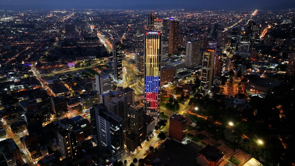 En Colombia, la ciudad de Bogotá destaca por su mezcla de historia, gastronomía y espacios culturales que atraen a miles de viajeros.