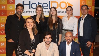 Equipo de HotelDO en el marco de la celebración de sus 25 años.