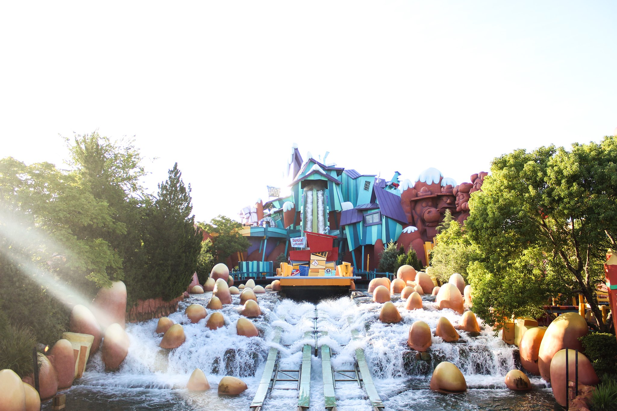 Dudley Do-Rights Ripsaw Falls es una atracción genial de Universal que re recomendamos no perderte si viajas a Orlando durante nuestras vacaciones de invierno.