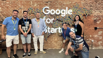 Representantes de MOGU y UNAV.