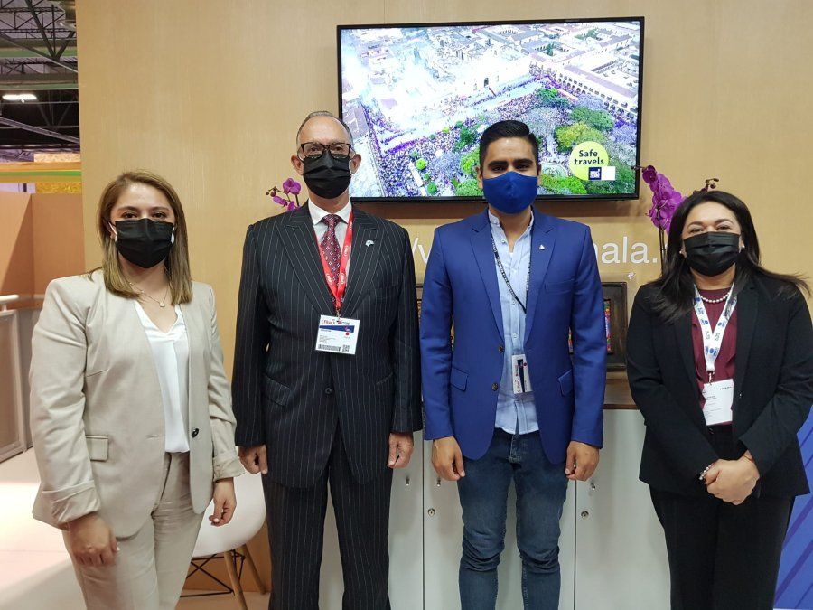 Lourdes Maldonado, directora de Marketing del Inguat; Mynor Arturo Cordón Lemus; Aníbal Samayoa; y Mónica Bolaños Pérez, embajadora de Guatemala en España. - Ladevi Medios y Soluciones Lourdes Maldonado, directora de Marketing del Inguat; Mynor Arturo Cordón Lemus; Aníbal Samayoa; y Mónica Bolaños Pérez, embajadora de Guatemala en España.