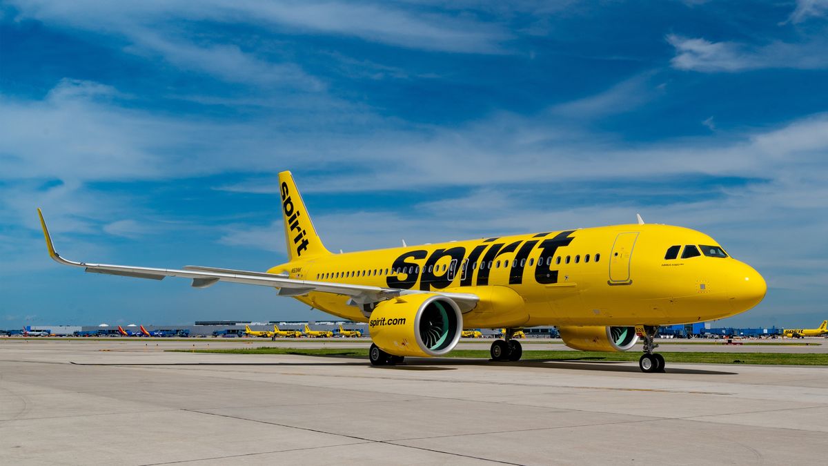 Spirit Airlines quebró y dejó un número de asientos menos, que se traduce en suba de tarifas para las rutas afectadas. 