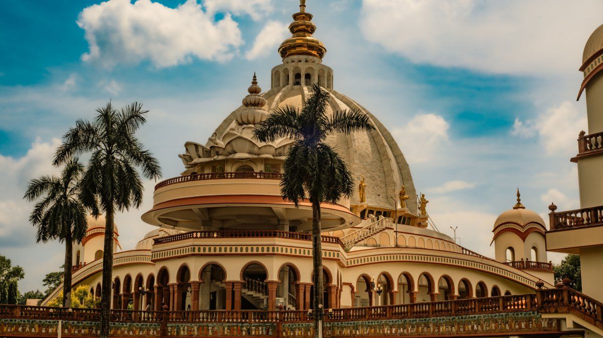En los itinerarios combinados de crucero y recorrido terrestre por India y Sri Lanka, también incluye hoteles seleccionados, alojamientos especiales, transporte interno, propinas y gratificaciones. En los itinerarios combinados de crucero y recorrido terrestre por India y Sri Lanka, también incluye hoteles seleccionados, alojamientos especiales, transporte interno, propinas y gratificaciones.