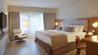 Dazzler by Wyndham Montevideo presenta sus novedades destacando la renovación de su spa y la inauguración de un pool bar y burger point.&nbsp;