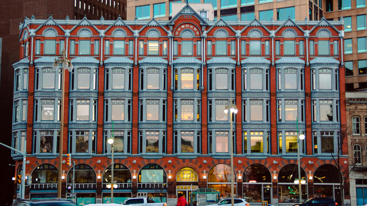 En los diferentes barrios y calles de Ottawa encontrarás un sinfín de atractivos para disfrutar.