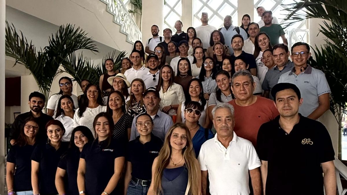 Participantes del XXVIII Encuentro de Agencias de Viajes de Fuerza Delta, realizado en el Hotel Tocarema en Girardot.
