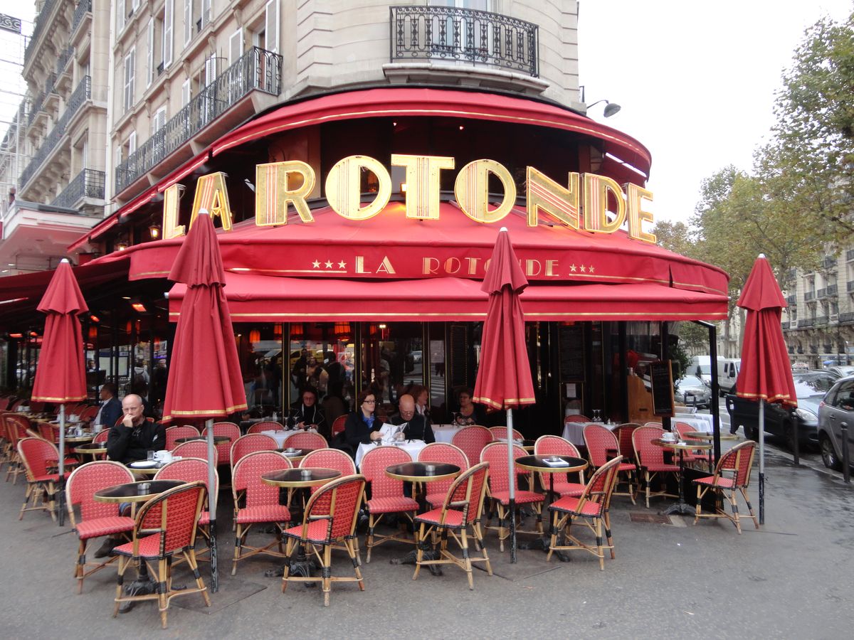 Europa: La Rotonde es el café más emblemático del barrio de Montparnasse en París.