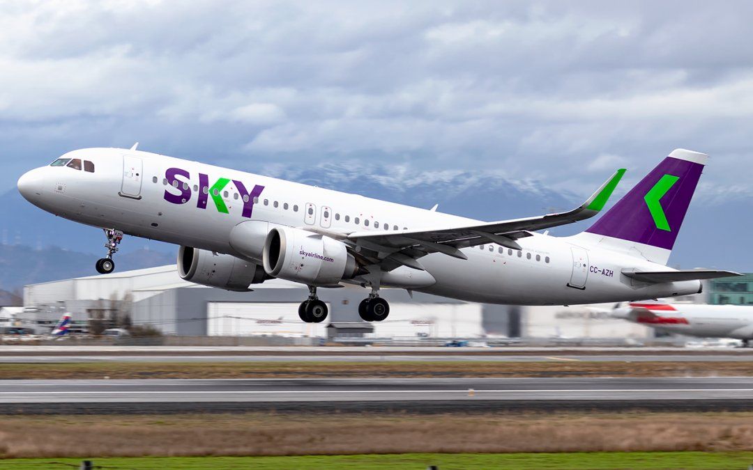 Sky Airlane es la segunda aerolínea más grande de Chile y la primera aerolínea en operar bajo un modelo de bajo costo en ese país.