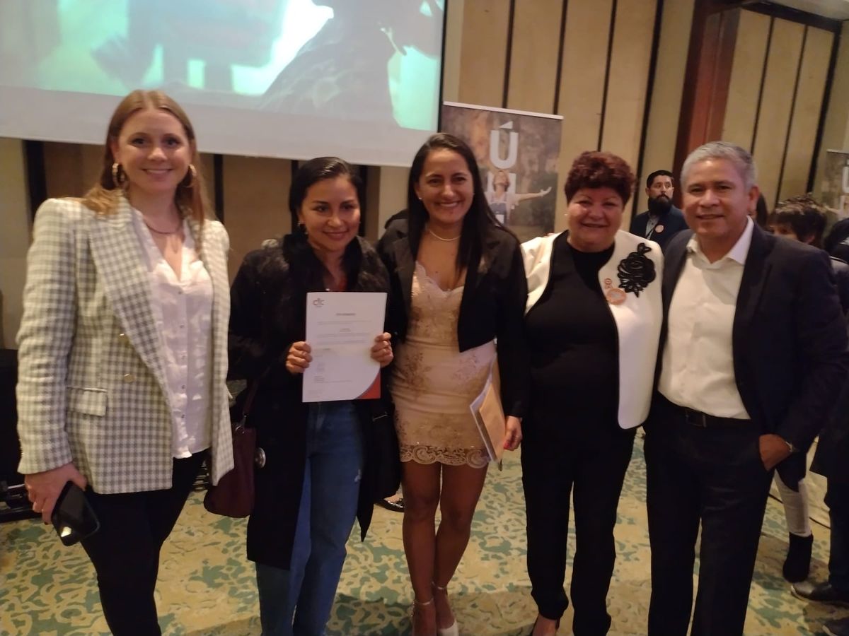 Cuba ofreció un agradable encuentro para profesionales de Lima. - Ladevi Medios y Soluciones Cuba ofreció un agradable encuentro para profesionales de Lima.