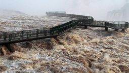 altText(Cataratas del Iguazú: daños en la pasarela de la Garganta del Diablo)}