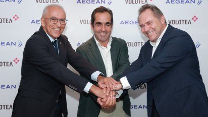 Dimitris Gerigiannis, CEO de Aegean; Carlos Muñoz, CEO de Volotea y Eftichios Vassila, presidente de Aegean. &nbsp; &nbsp;
