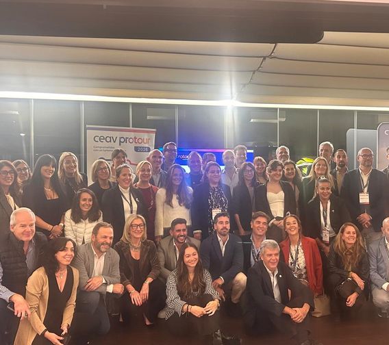 Todos los expositores y equipo de CEAV en la para del CEAV ProTour 2026 en Bilbao.