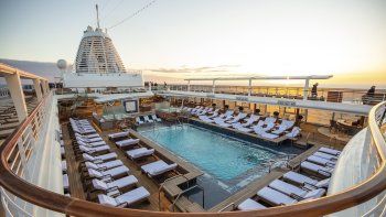 Los cruceros combinancultura, naturaleza y la experiencia all inclusive característica de RegentSeven Seas Cruises.