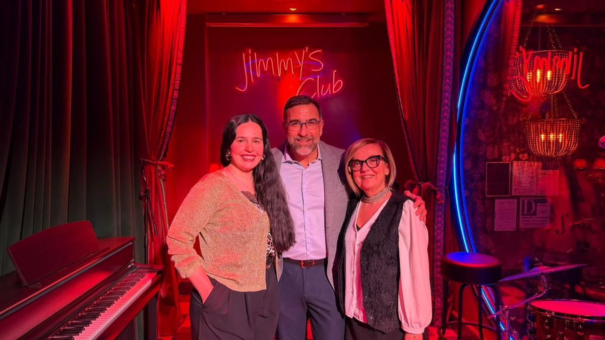 Ursula Cortes, asistente de direccion general; Alejandro de la Osa, CEO de Europamundo; y Marisol Amo, jefa del departamento de Guías. Ursula Cortes, asistente de direccion general; Alejandro de la Osa, CEO de Europamundo; y Marisol Amo, jefa del departamento de Guías.