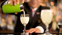 Perú celebra el Día del Pisco Sour en honor a su tradicional bebida que es emblema de la coctelería en el país.&nbsp;