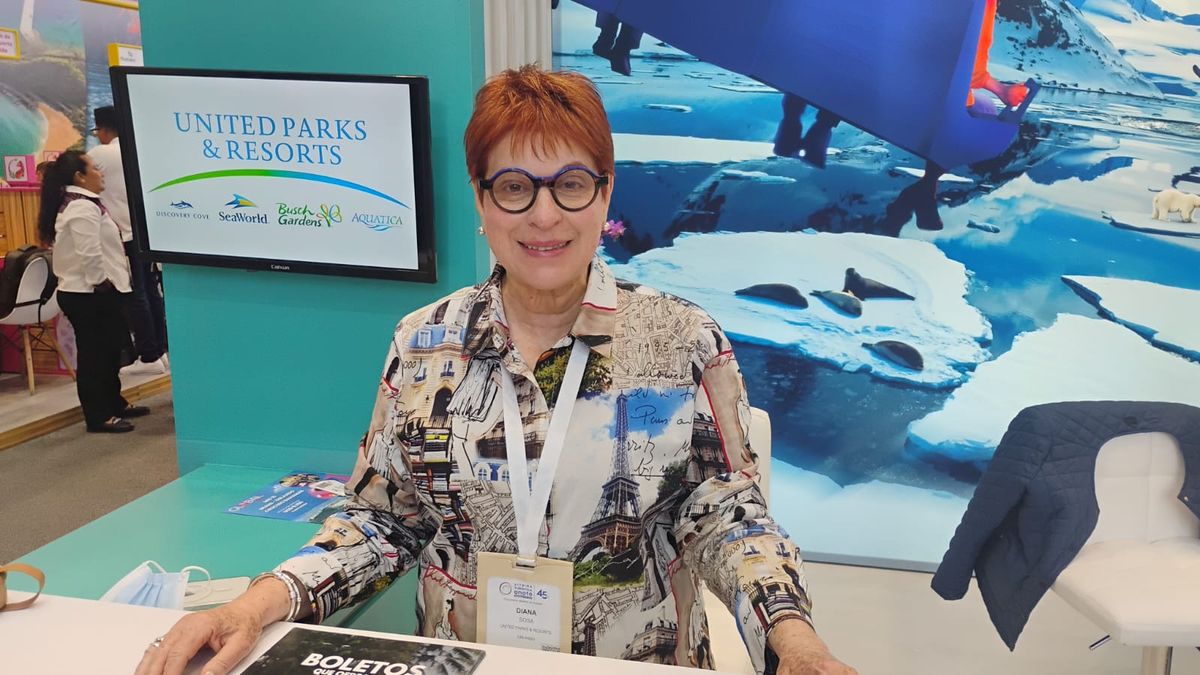 Diana Sosa, directora de Ventas y Mercadeo para América Latina de United Parks & Resorts, en la Vitrina Turística Anato 2026.
