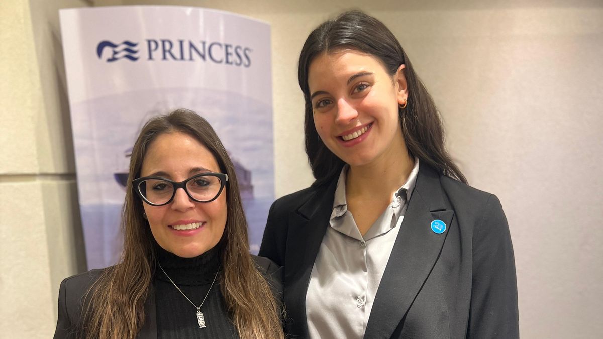 Ivana Calcara, representante de Ventas de cruceros de Destefanis Travel, y Lucía Berenice Ferrario, representante de las navieras Princess Cruises y Holland America Line.&nbsp;