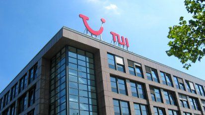 TUI Group suspendió la mayoría de sus operaciones