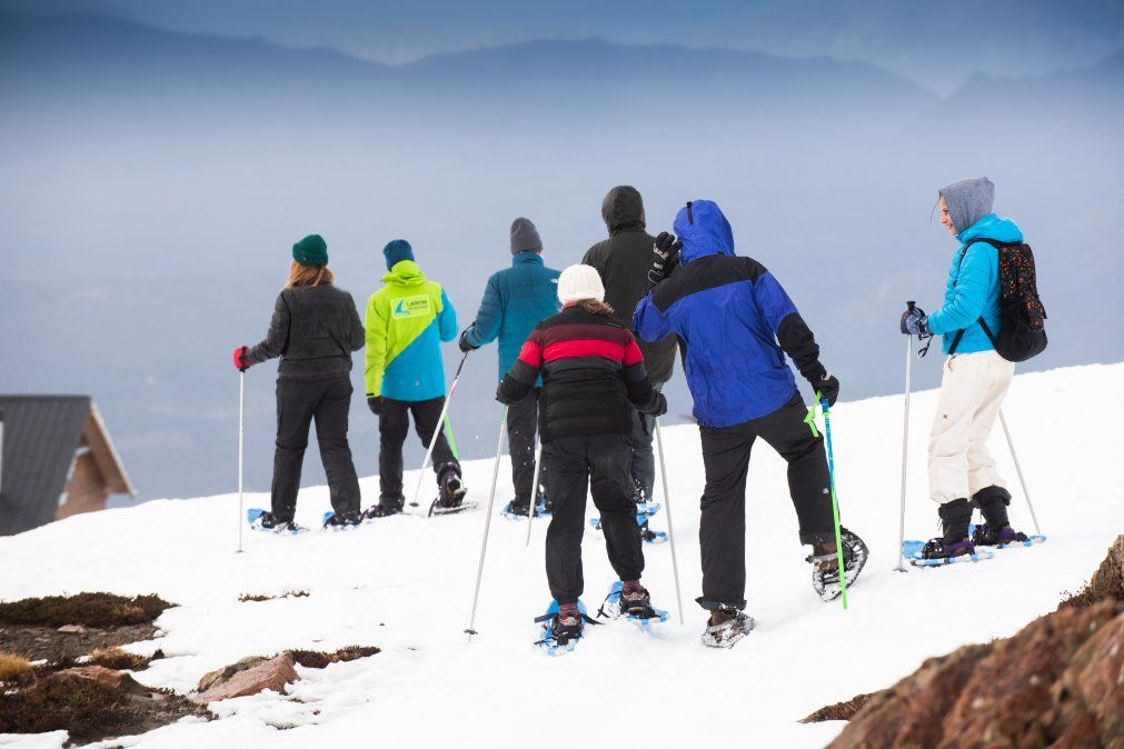 El primer imperdibles es la visita al centro de esquí del Cerro Perito Moreno, que vale la pena destacar por su impresionante plan de desarrollo.
