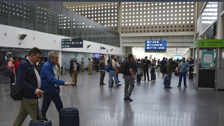México recibió a más de 8 millones de turistas internacionales vía aérea de enero a abril de 2024.