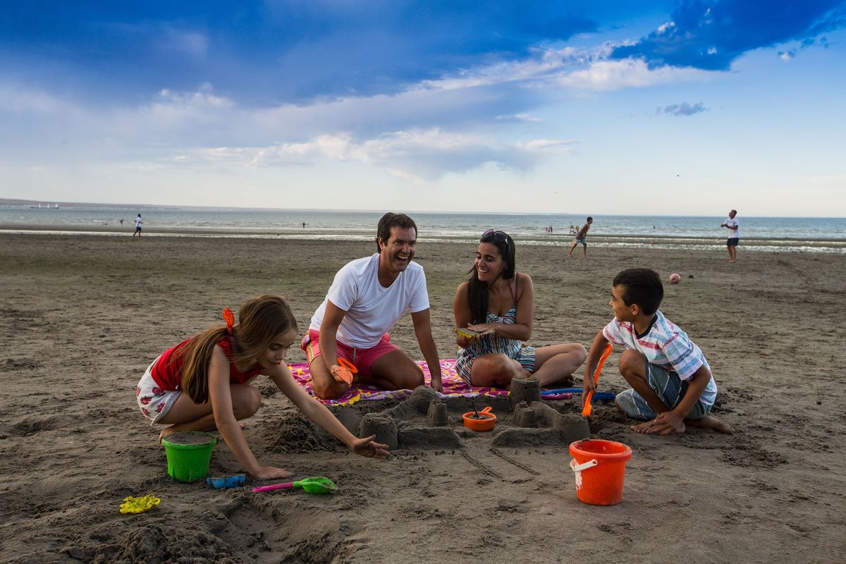 Chubut en verano: Puerto Madryn tiene algunas playas ideales para respirar el hermoso aire fresco de la costa. 