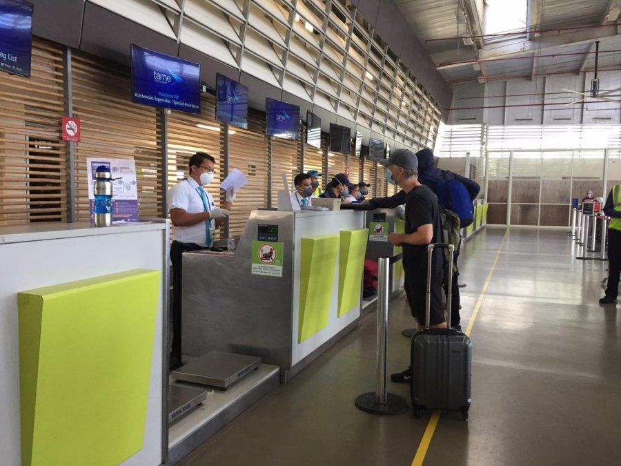 Desde este 1° de julio los pasajeros vacunados no necesitarán prueba de Covid a su ingreso a Galápagos. - Ladevi Medios y Soluciones Desde este 1° de julio los pasajeros vacunados no necesitarán prueba de Covid a su ingreso a Galápagos.