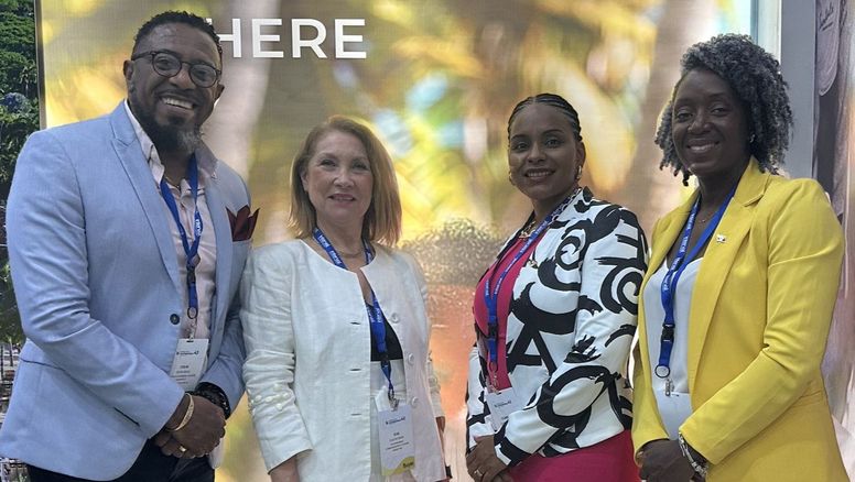 Autoridades de Antigua y Barbuda junto con Elsa Petersen, CEO de EM Marketing & Communication.