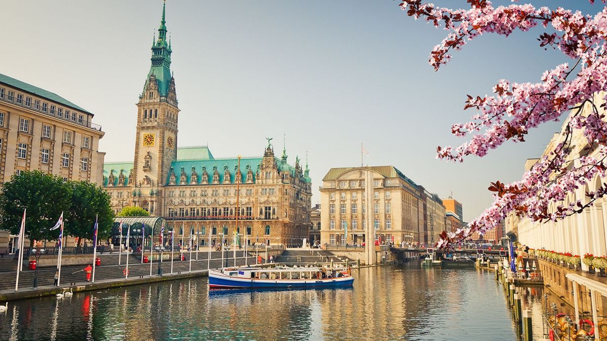 Desde Pe-Tra Operadora aseguran que viajar por Alemania es fácil gracias a su infraestructura eficiente, que te permite explorar regiones contrastantes en pocos días.