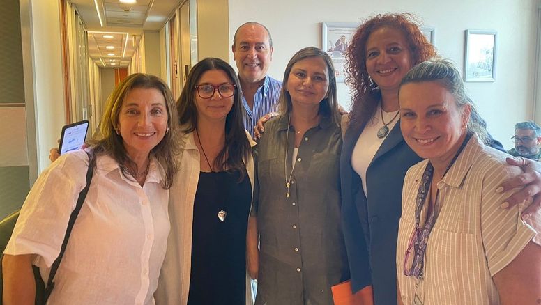 Aviareps compartió un coffee break con socios comerciales y colaboradores el 27 de diciembre en su oficina de Las Condes.