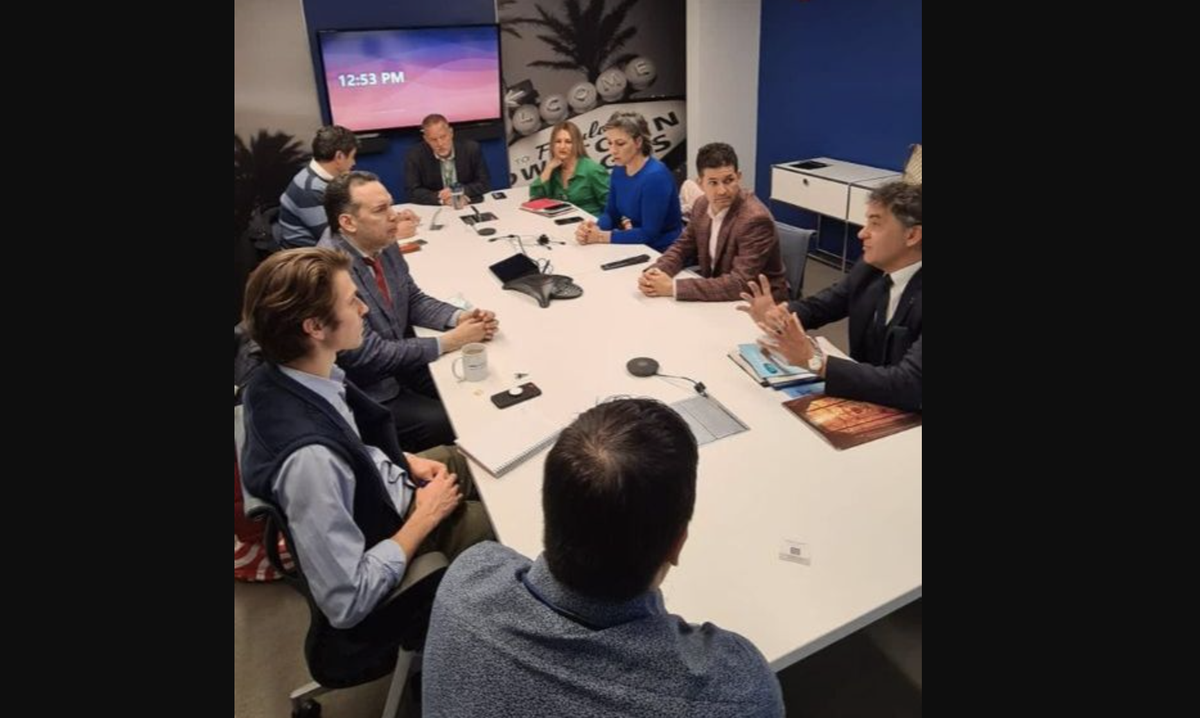 Reunión entre HOSBEC y parte de Jetblue sobre las posibles rutas que comuniquen a Estados Unidos con la Comunidad Valenciana
