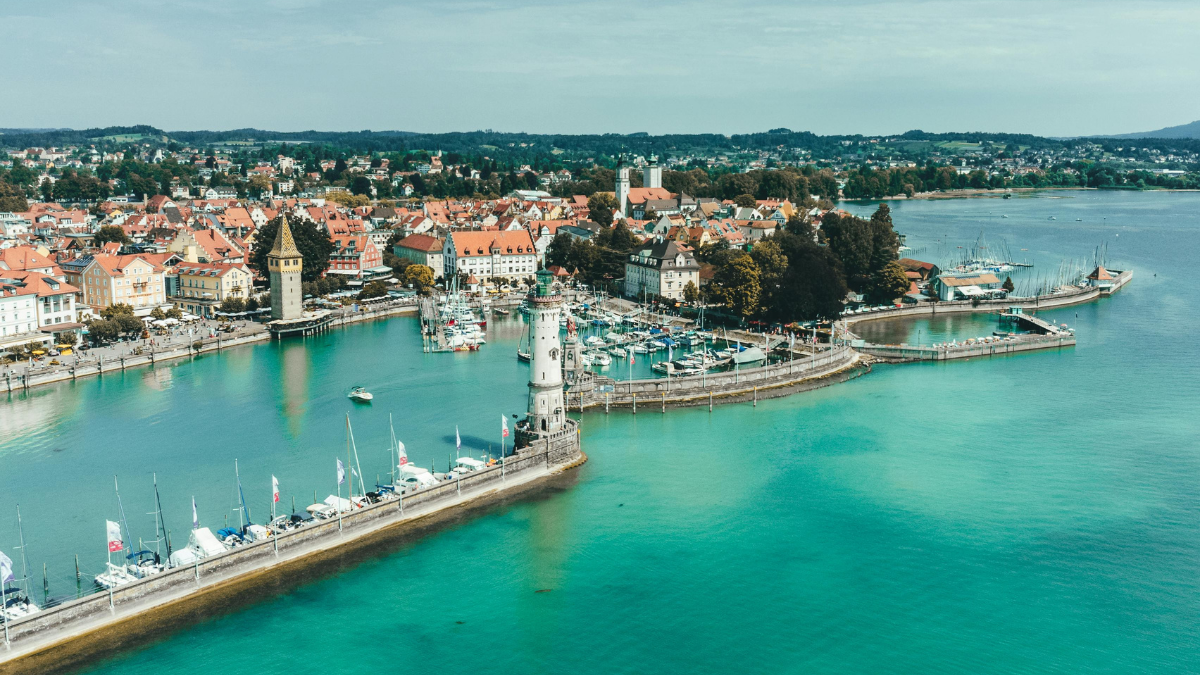 Lindau está ubicada en la costa sur del hermoso lago de Constanza.