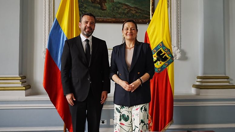Carlos Fernando Galán, alcalde de Bogotá y Ángela Garzón, nueva directora del Instituto Distrital de Turismo (IDT).