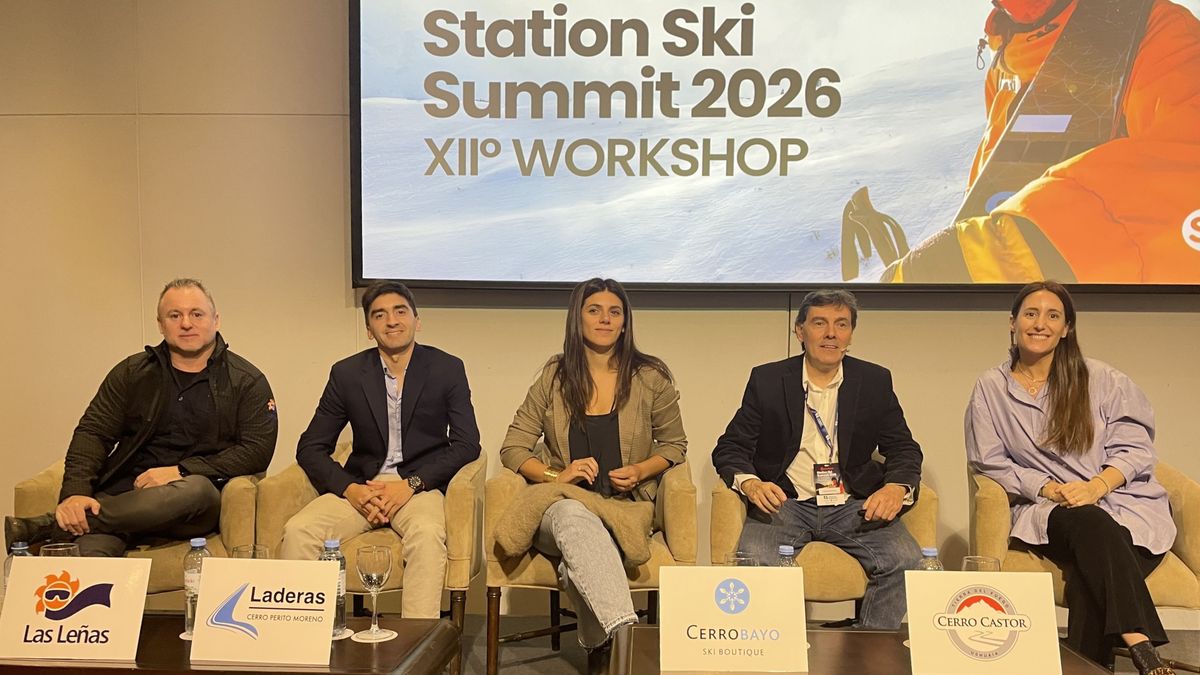 Station Travel: Charlie Languiller junto a representantes de los centros de esquí.